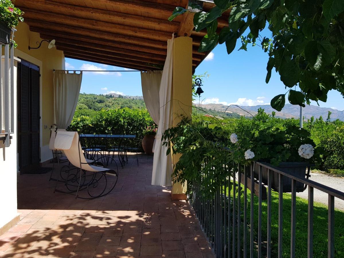 Agriturismo Le Case Di Civi Mascali Exterior foto